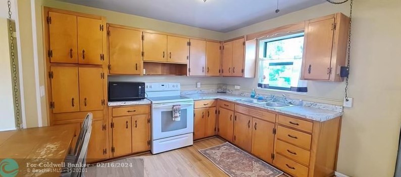 308 8 Dr, Okeechobee FL 34974-4543 exterior