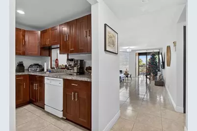 6301 N University Dr, Unit #319, Tamarac, FL 33321 - Photo 6