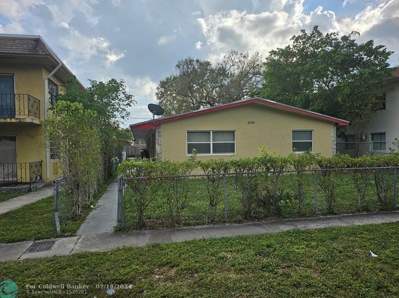 2032 Ne 168th St #3, Miami, FL 33162