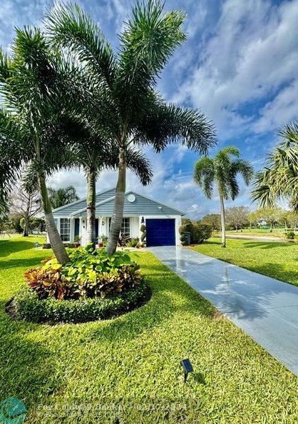 9007 Carma Dr, Boynton Beach, FL 33472-1228