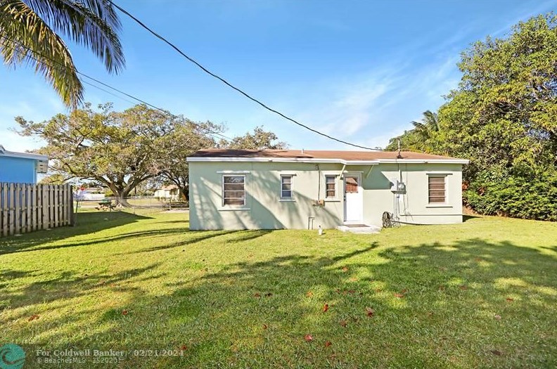 14761 Harrison St, Miami, FL 33176-7446