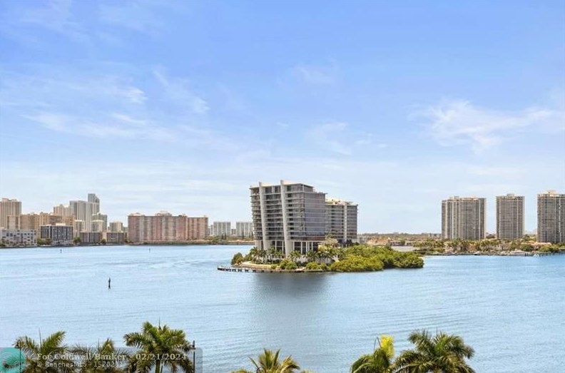 3530 Mystic Pointe Dr #910, Miami, FL 33180
