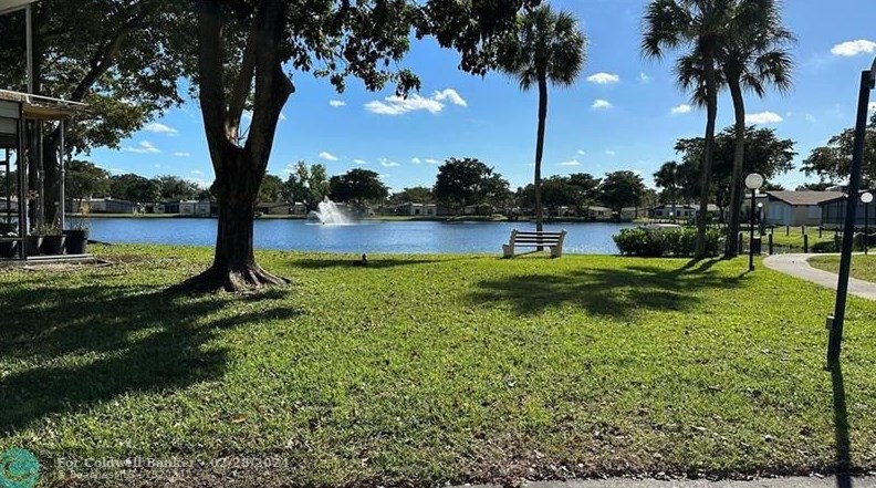 301 Cambridge Rd, Hollywood FL 33024-1176 exterior