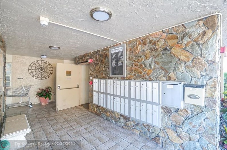 414 10th St, Dania Beach FL  33004-4525 exterior
