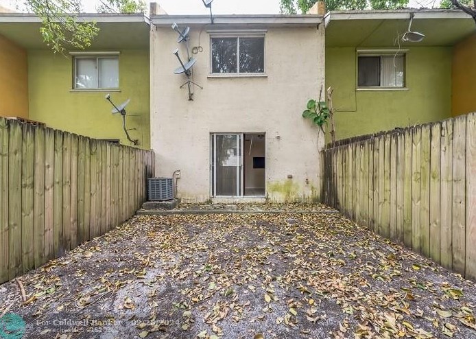 2264 136th Ter, Miami, FL 33054-4024