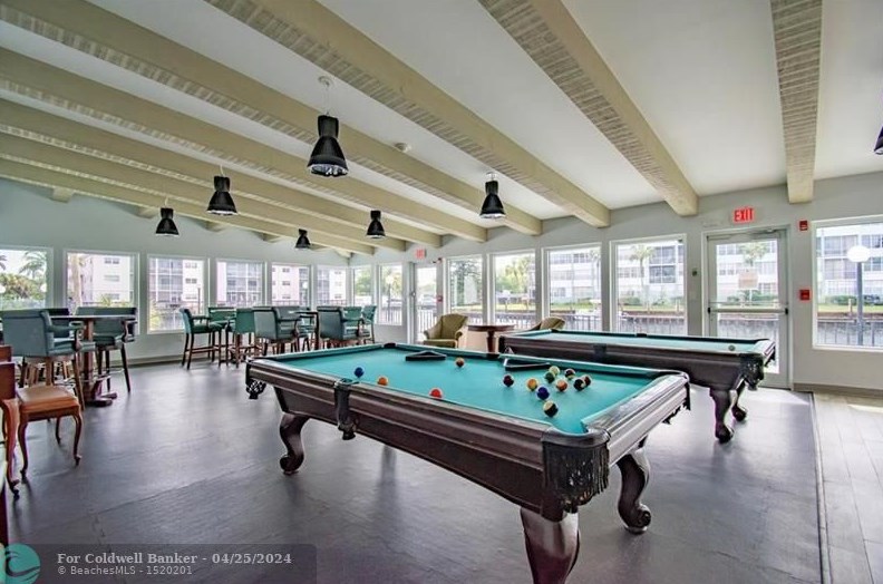 2761 Taft St, Hollywood FL 33020-2918 exterior