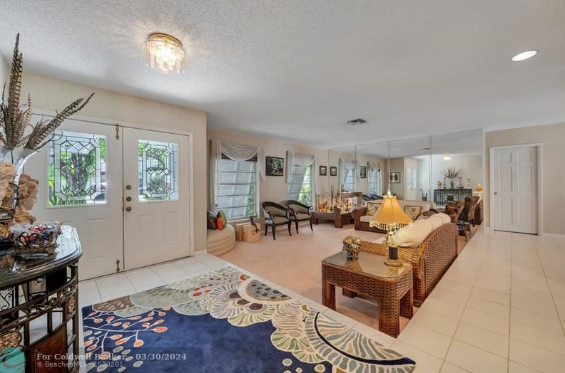 16020 Aberdeen Way, Hialeah, FL 33014