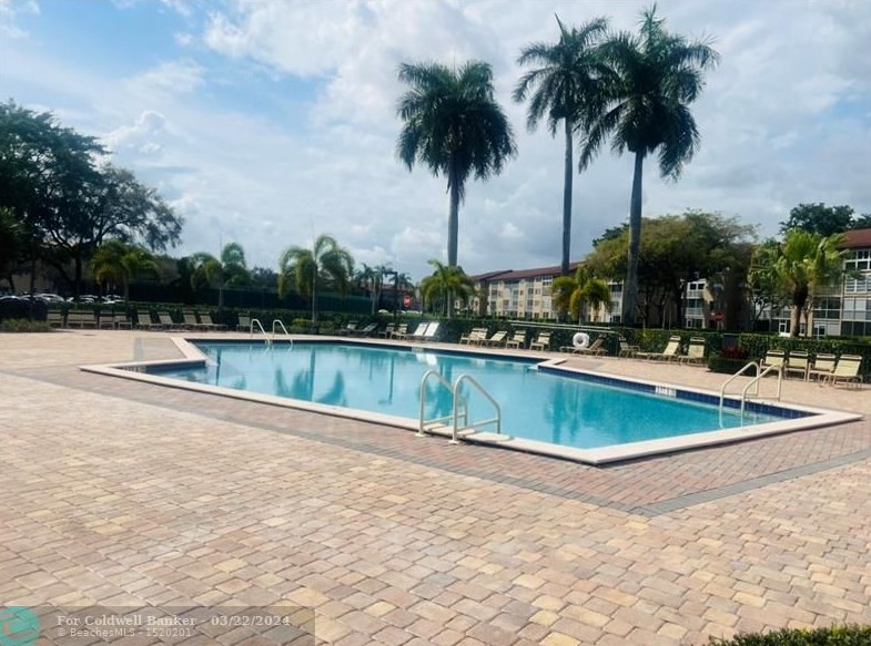 12800 7th Ct, Hollywood FL  33027-1776 exterior