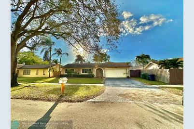 5007 SW 105th Ave - Photo 1