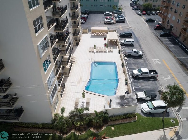 1501 Ocean Dr, Hollywood FL  33019-2331 exterior