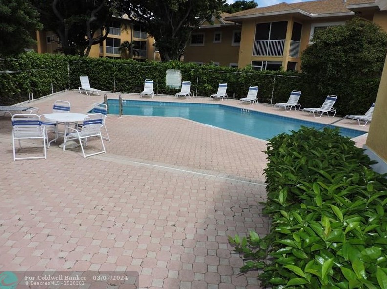 421 10th St, Dania Beach FL  33004-4540 exterior