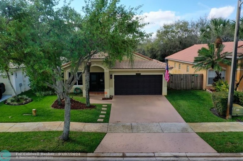 20524 5th St, Hollywood FL  33029-3464 exterior