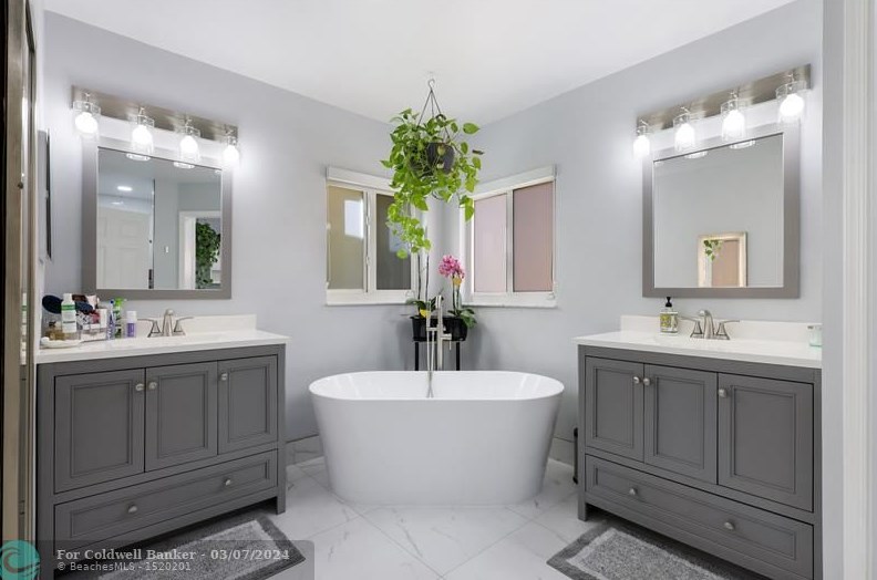 20524 5th St, Hollywood FL  33029-3464 exterior