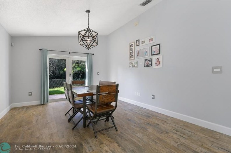 20524 5th St, Hollywood FL  33029-3464 exterior