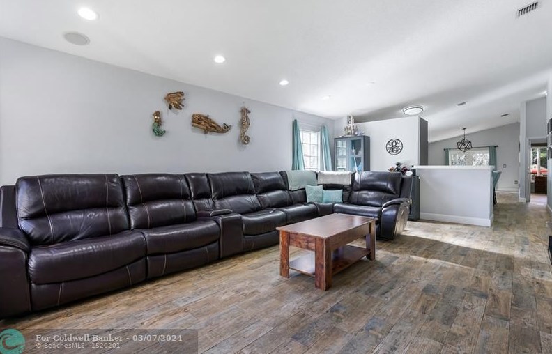 20524 5th St, Hollywood FL  33029-3464 exterior