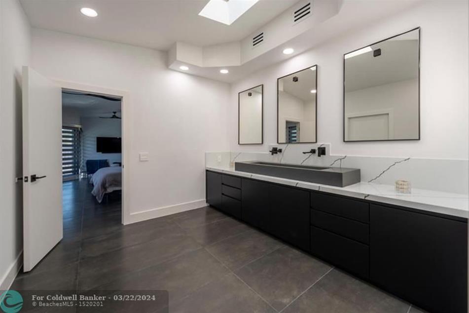 674 W Tropical Way, Plantation, FL 33317 MLS F10428871 Coldwell Banker