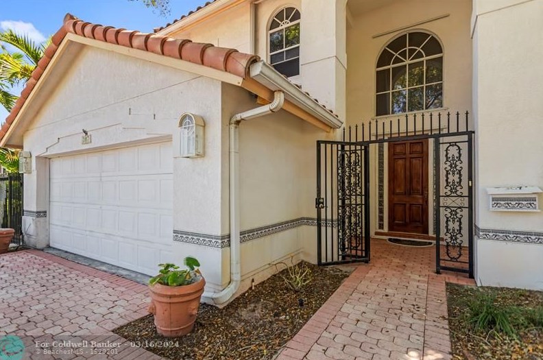 307 Highland Dr, Hollywood, FL 33021-6705