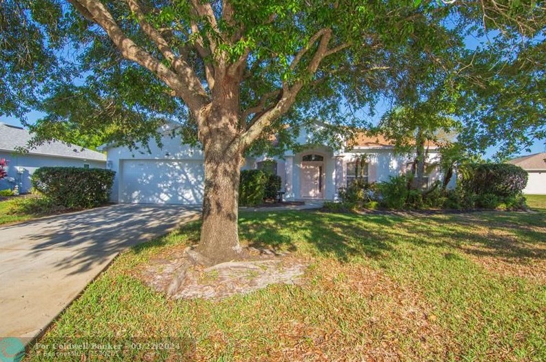 162 37th Dr, Vero Beach, FL 32968-3166