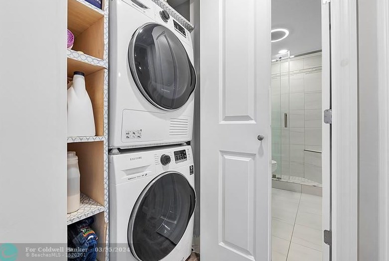 4230 Deste Ct, Lake Worth FL  33467-4302 exterior