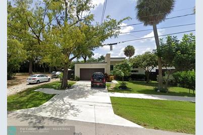 714 NW 33rd St - Photo 1