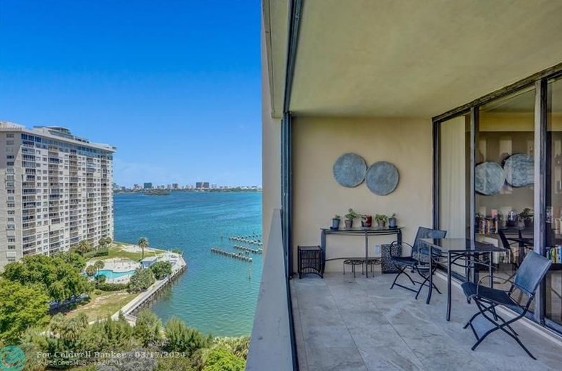 11113 Biscayne Blvd, Miami FL 33181-3405 exterior