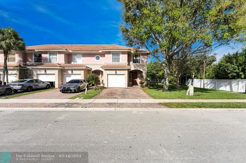 301 Seminole Palms Dr, Lake Worth, FL 33463