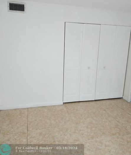 3195 Foxcroft Rd, Hollywood FL  33025-4189 exterior