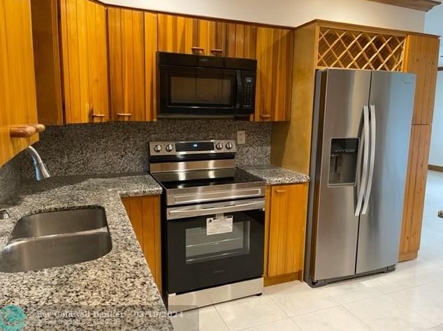 2801 36th Ave, Miami, FL 33133-3419