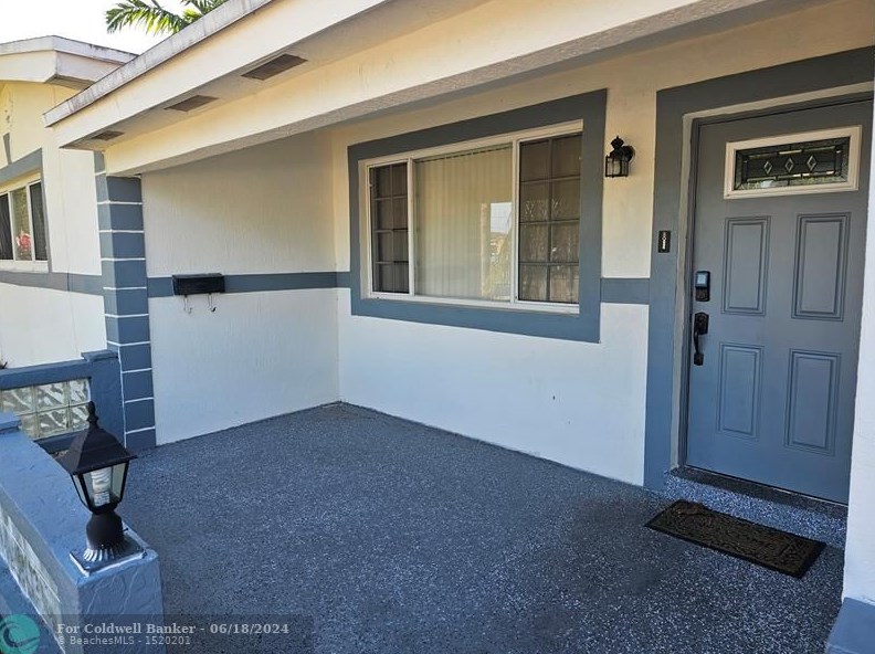 2230 Desoto Dr, Hollywood, FL 33023