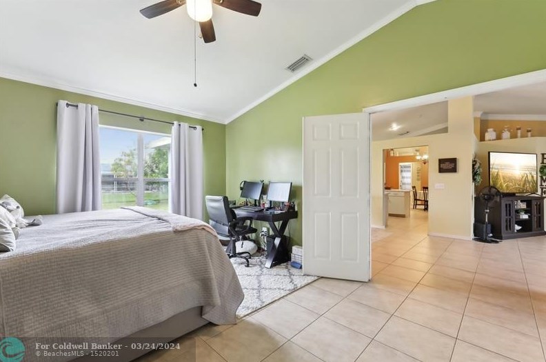 465 Eyerly Ave, Fort Pierce FL  34983-2903 exterior