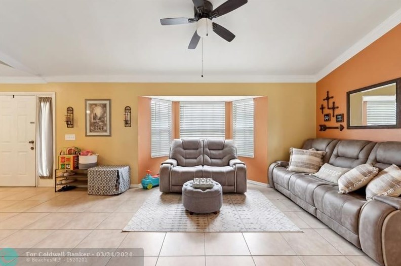 465 Eyerly Ave, Fort Pierce FL  34983-2903 exterior