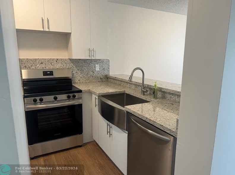 9546 140th Ct, Miami FL  33186-1282 exterior