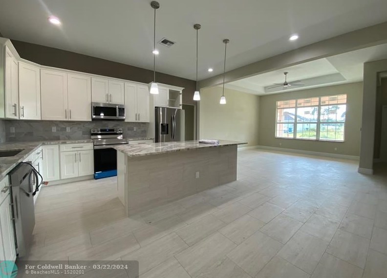 1050 Consolata Ave, Fort Pierce FL  34953-2877 exterior