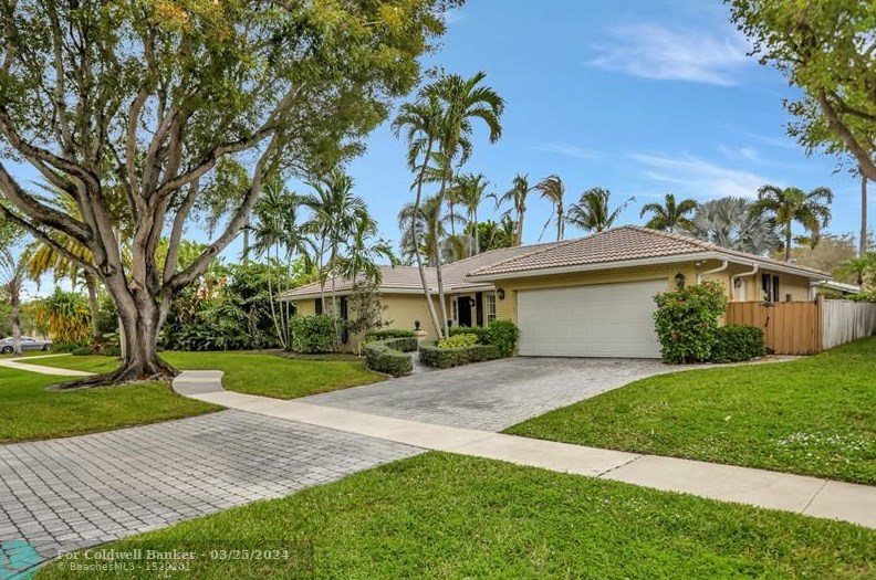 20784 Soneto Dr, Boca Raton, FL 33433-2723