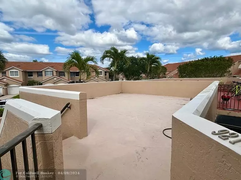 6606 Villa Sonrisa Dr #921, Boca Raton, FL 33433