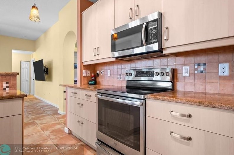 6021 Nw Favian Ave, Fort Pierce, FL 34986