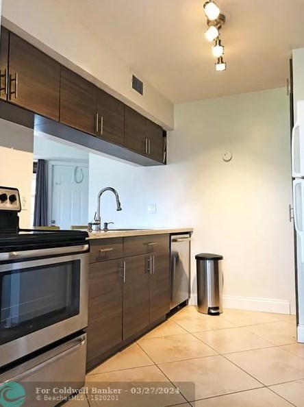 8621 Sw 5th St #205, Hollywood, FL 33025