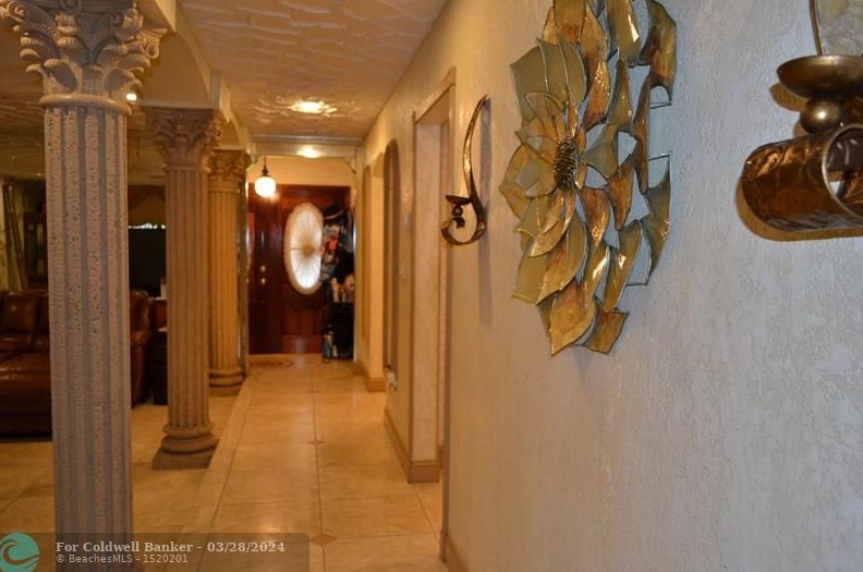 1860 179 St, Miami FL  33056-3831 exterior