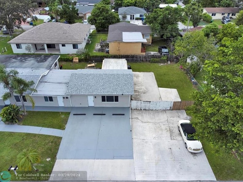 1810 99th Ave, Hollywood FL  33025-1812 exterior