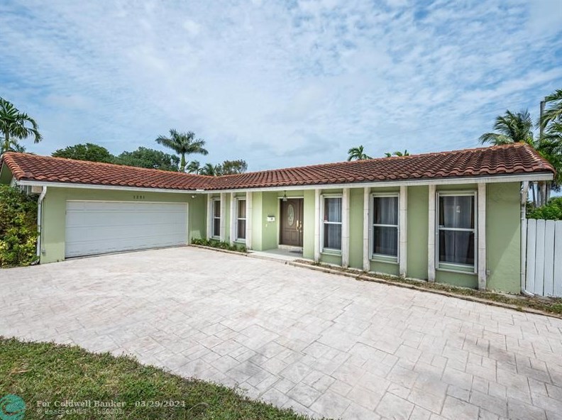 1251 Funston St, Hollywood, FL 33019-2217