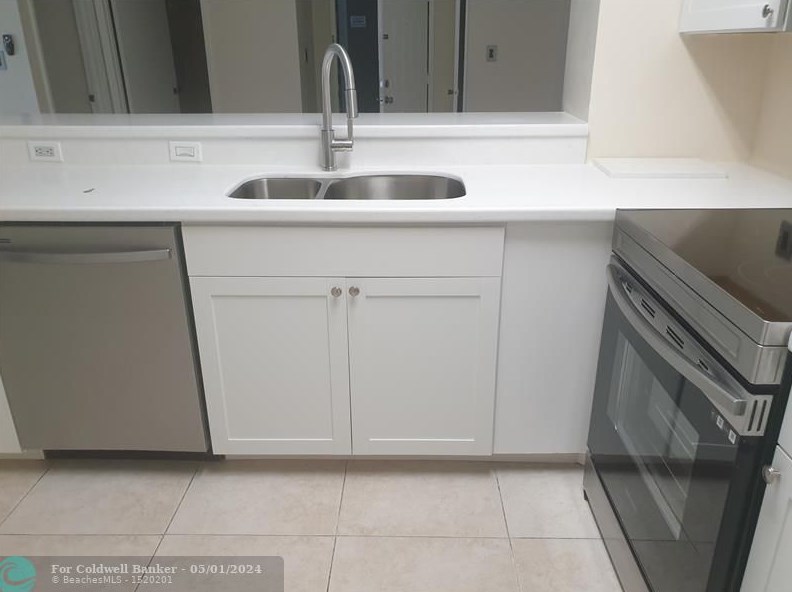 520 Park Rd, Hollywood FL  33021-8352 exterior