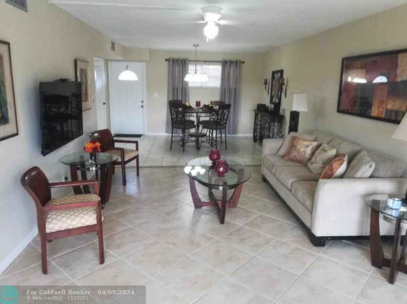 9420 S Hollybrook Lake Dr #305, Hollywood, FL 33025
