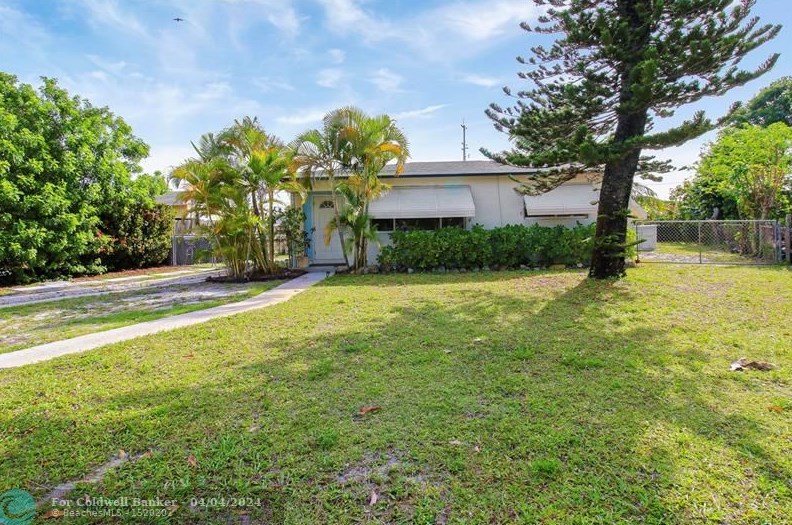 1226 H St, Lake Worth, FL 33460-2129