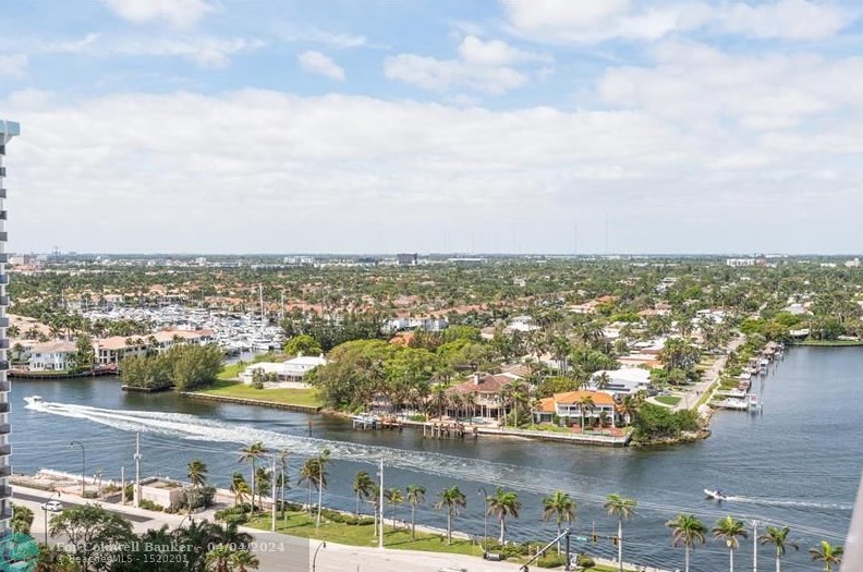 1201 Ocean Dr, Hollywood FL 33019-2121 exterior