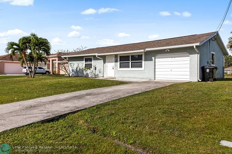 2356 Marius St, Fort Pierce, FL 34952-7273