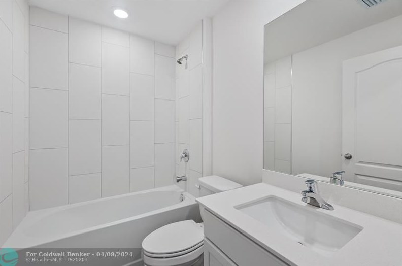 8455 100 Ave, Vero Beach FL 32967-3358 exterior