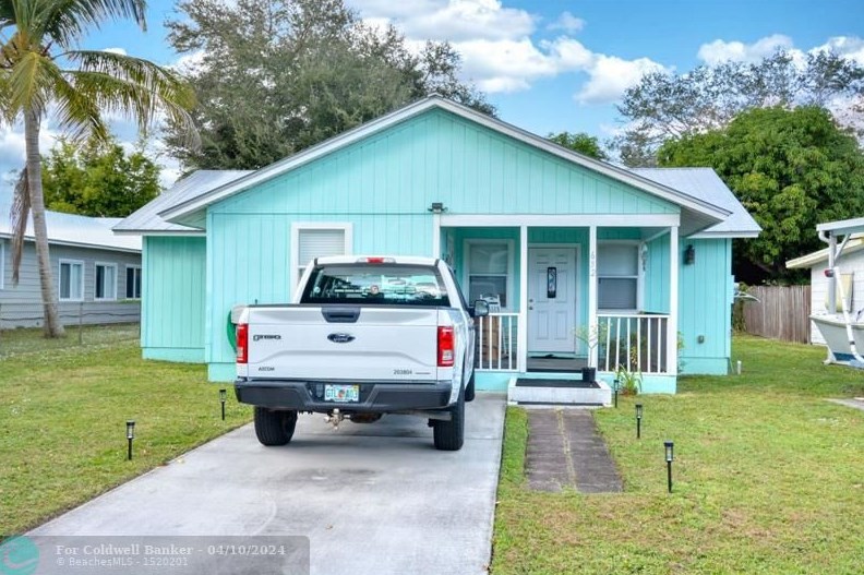 652 Pine Ave, Stuart, FL 34994-2822