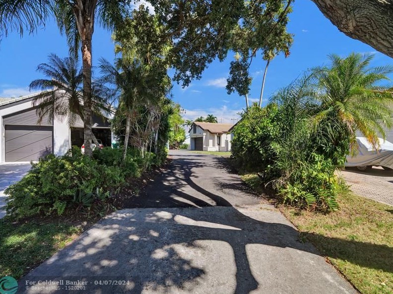 3301 Island Rd, Hollywood, FL 33026