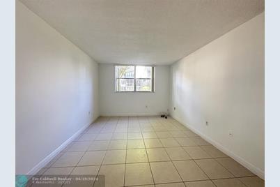 9401  Lime Bay Blvd, Unit #115, Tamarac, FL 33321 - Photo 8