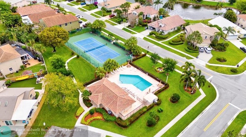 8613 Windy Cir, Boynton Beach FL  33472-5126 exterior